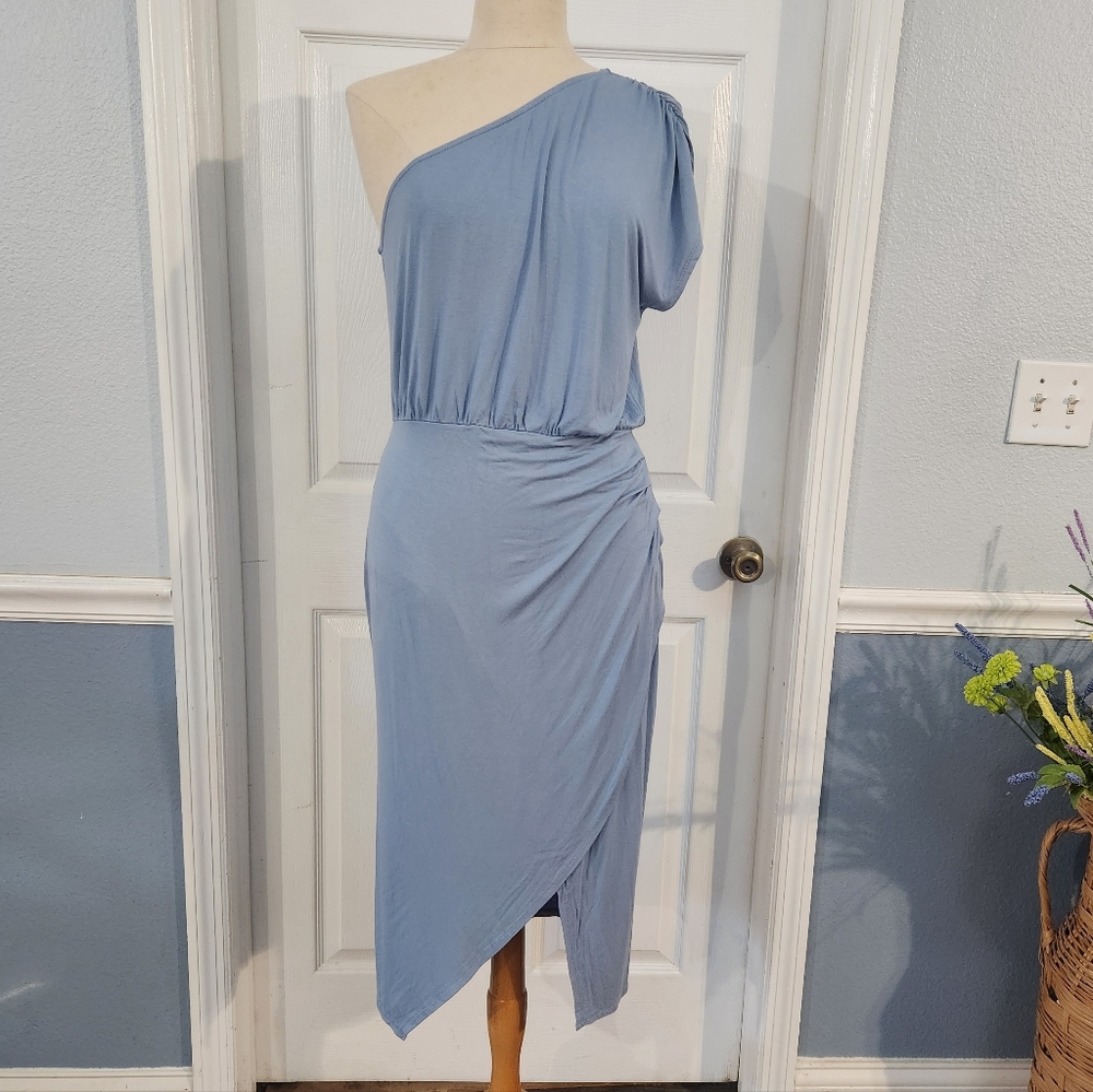 Elegant One-Shoulder Blue Dress